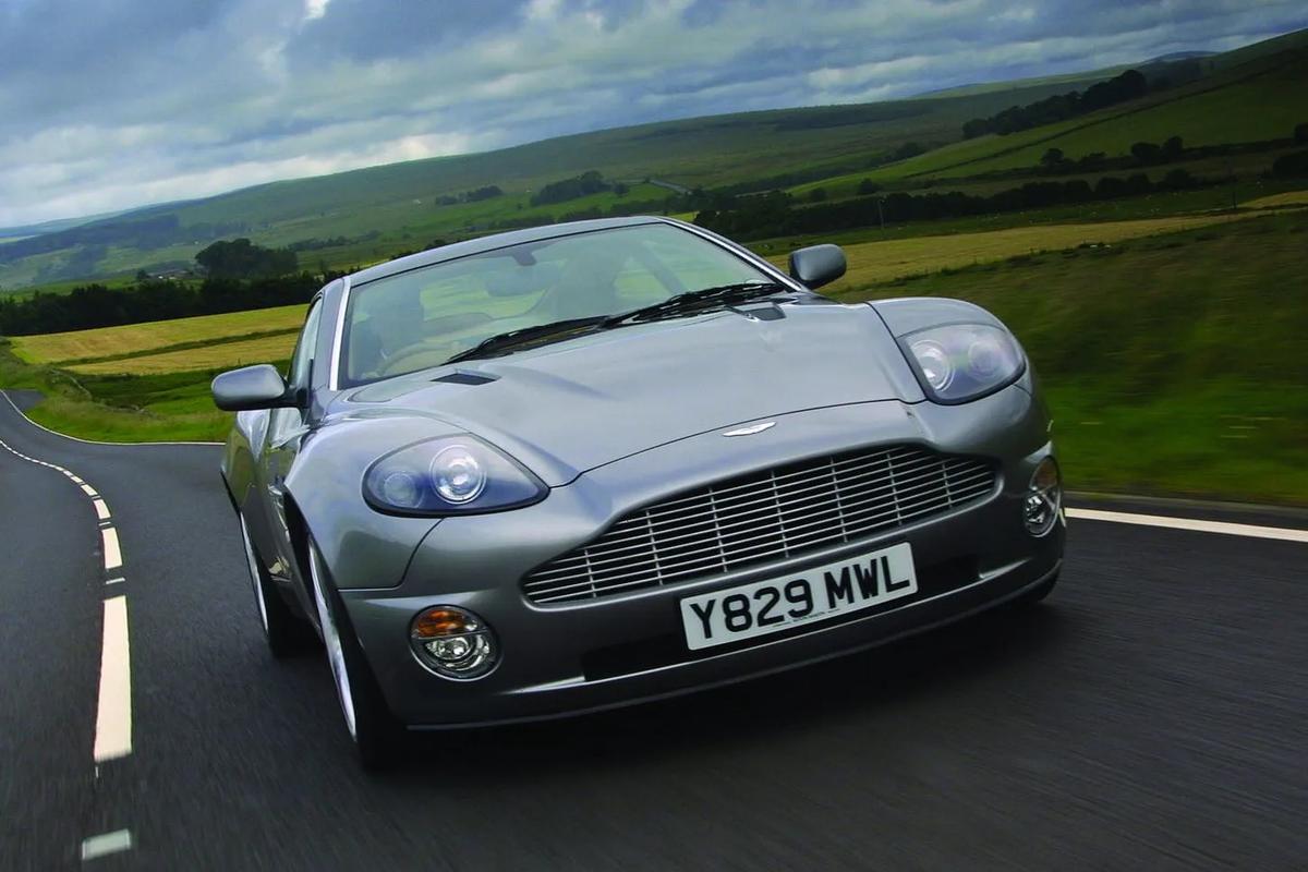 Aston Martin V12 Vanquish S