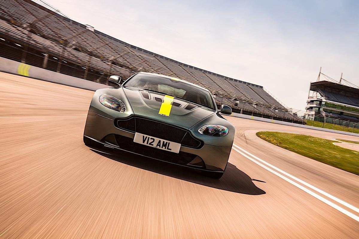 Aston Martin V12 Vantage AMR