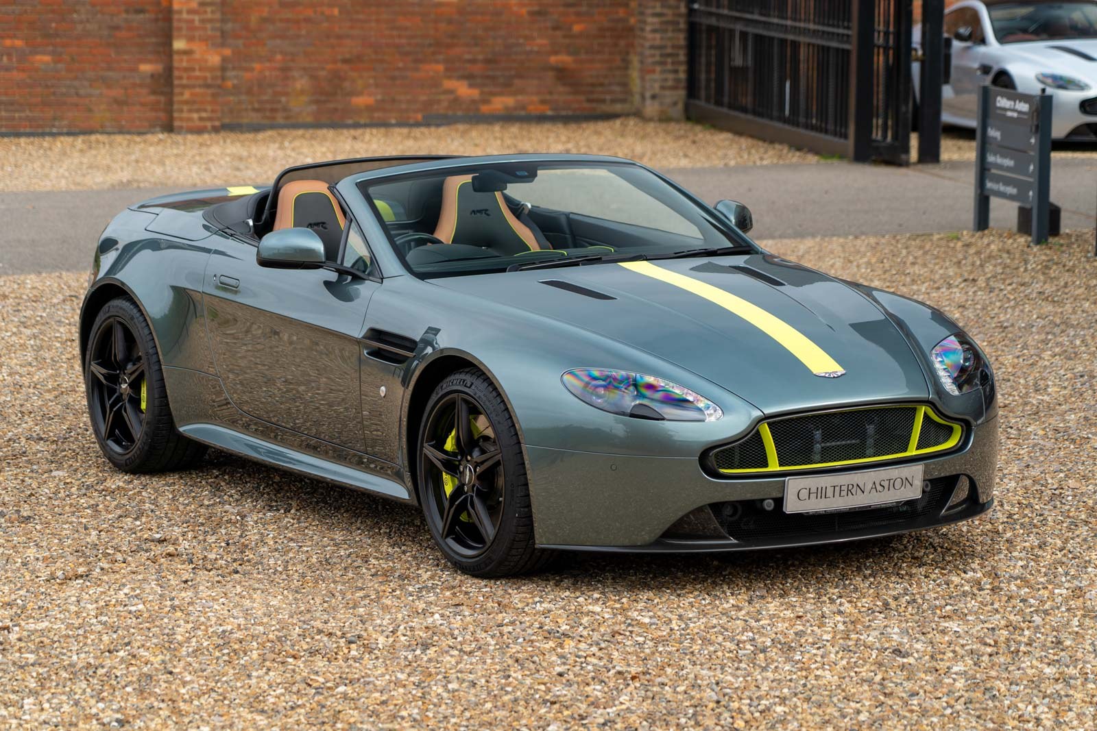Aston Martin V8 Vantage AMR Roadster